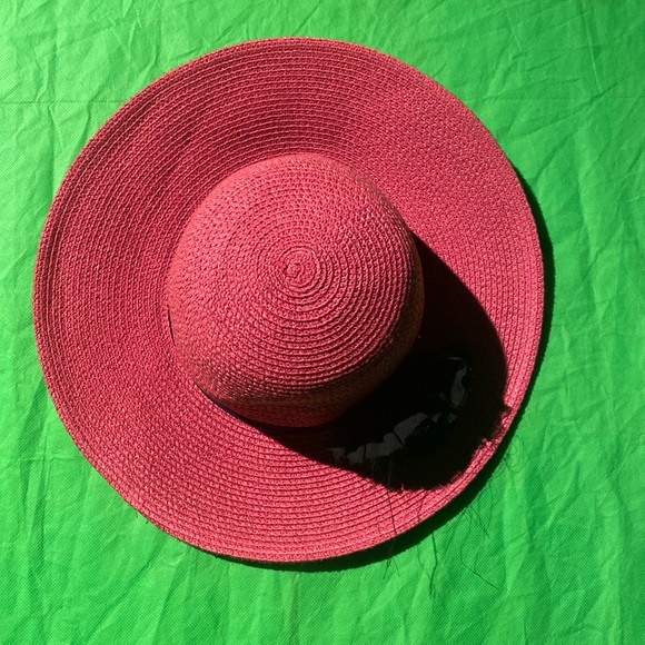 Hat - Picture 1 of 4
